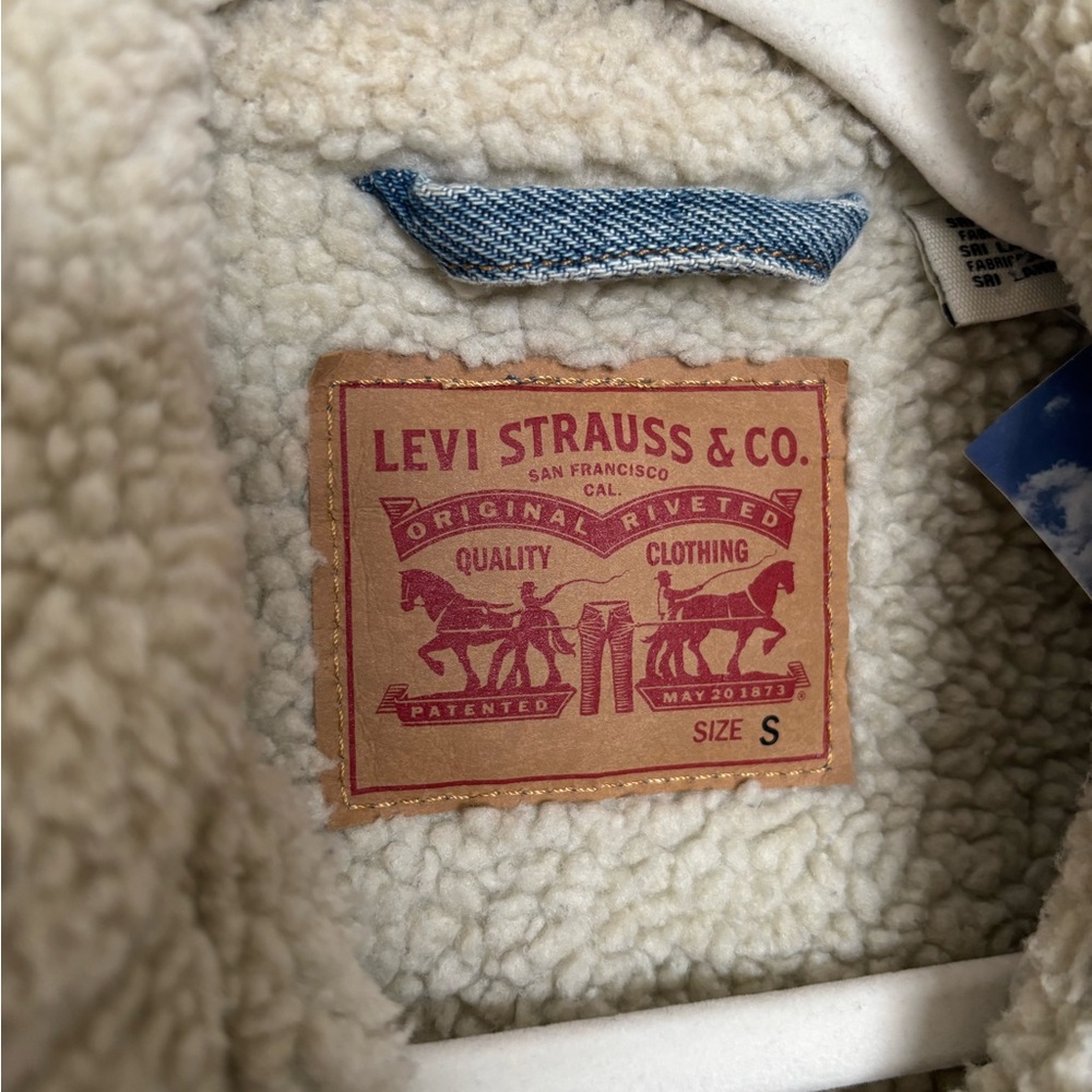LEVI’S Vintage Jacket - Picture 3 of 4